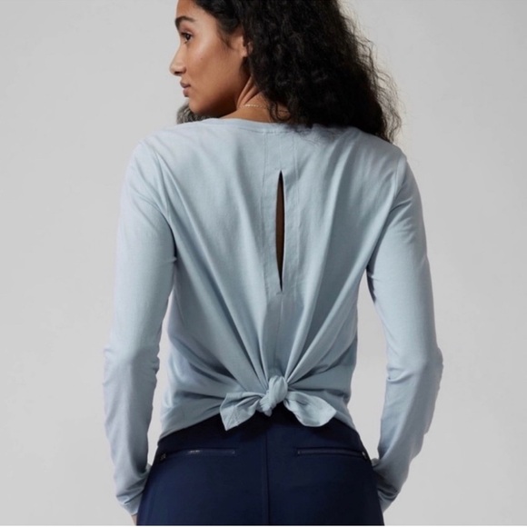 Athleta Blue Long Sleeve Keyhole Back Top Women’s Small Workout Casual - Picture 2 of 5